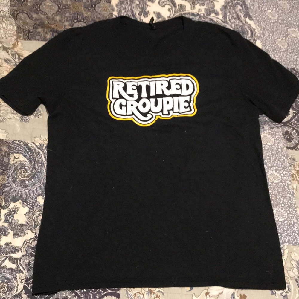 Retired Groupie graphic Tshirt sz L
